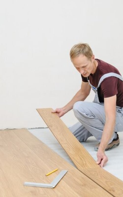 installation-laminate-floorboard_191163-1283