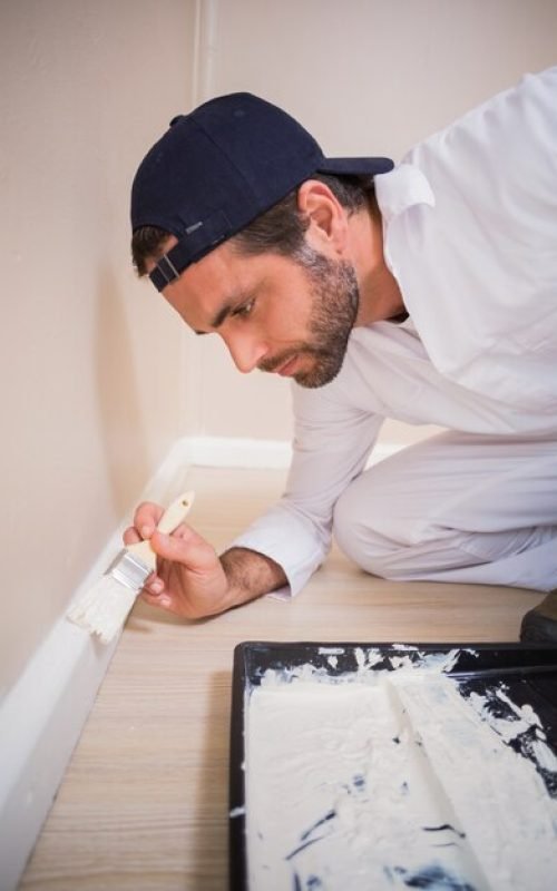 painter-painting-walls-white_13339-95685