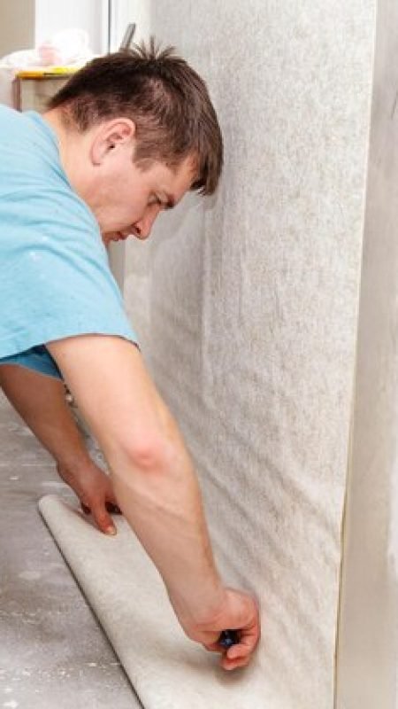 side-view-man-standing-against-wall-home_1048944-8071312